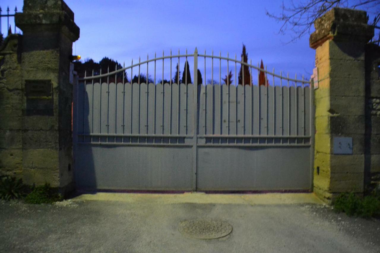 La Pascallane Uzes Exterior photo